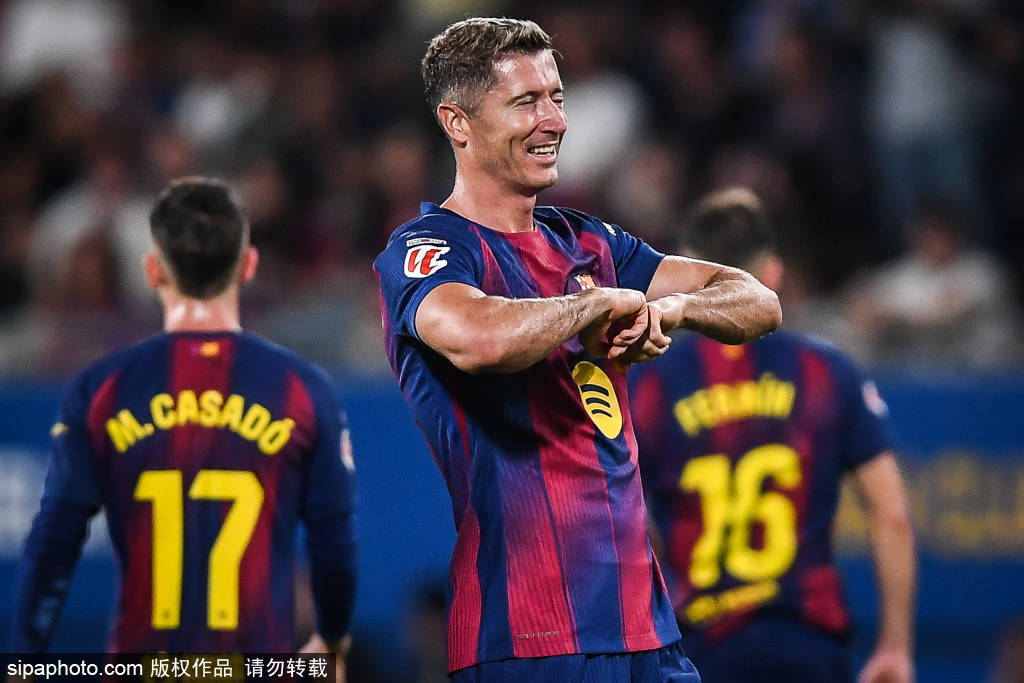 巴萨与拜仁的欧冠对决：个人能力与团队协作的巅峰较量